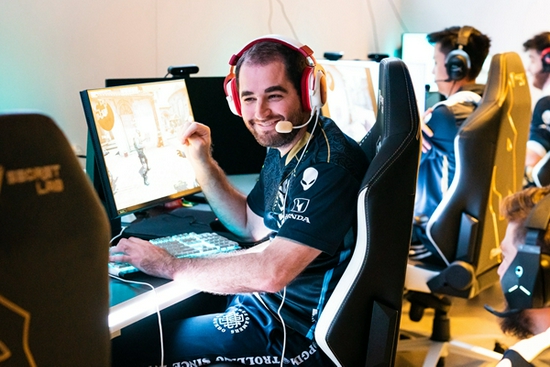 微软暴雪收购后《风暴英雄》3.0的未来展望